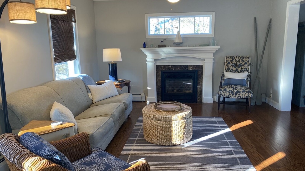Photo of Livingroom in Glen Cove
