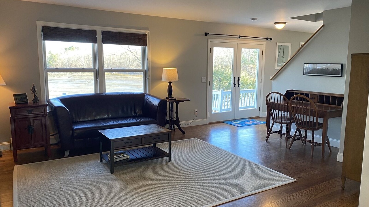 Photo of Livingroom in Glen Cove