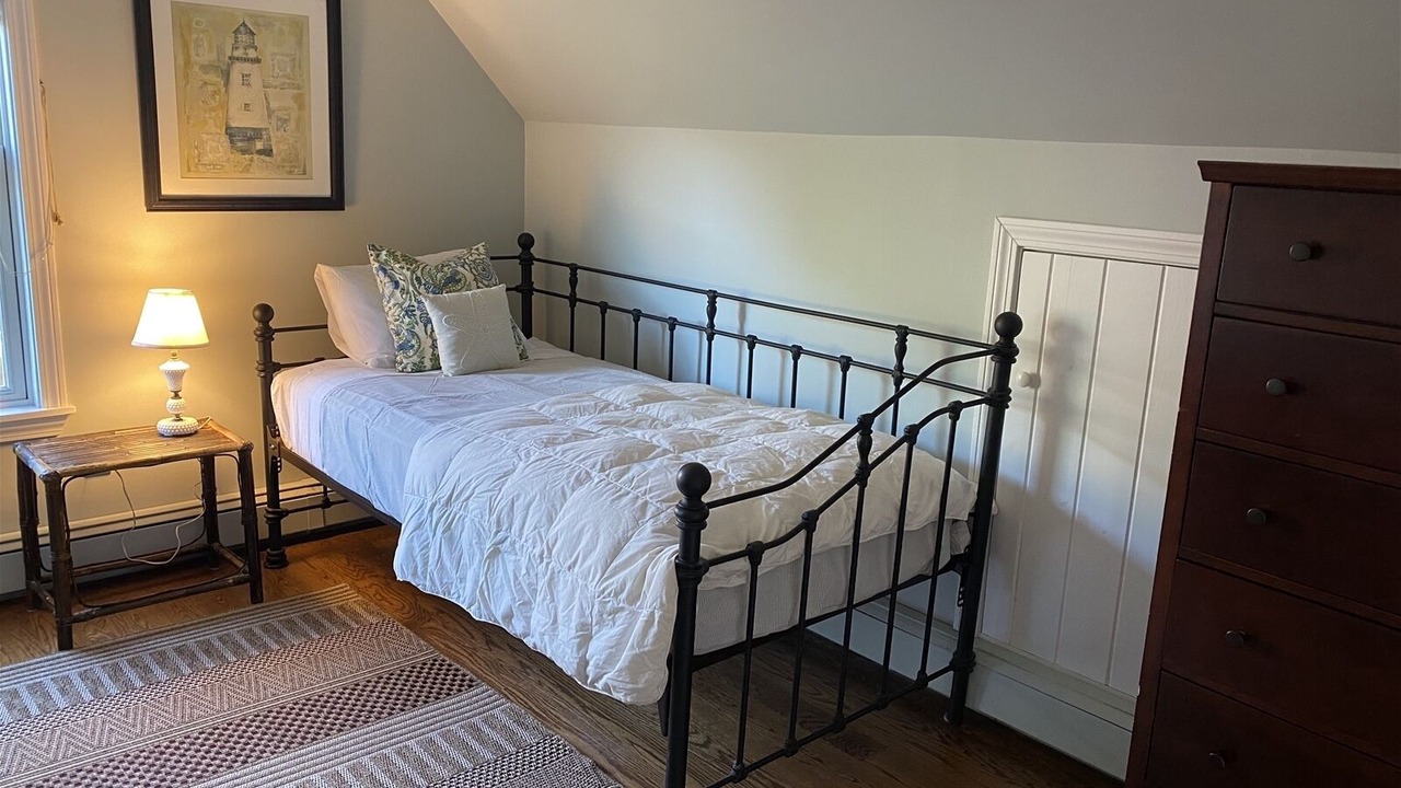 Photo of Bedroom in Glen Cove