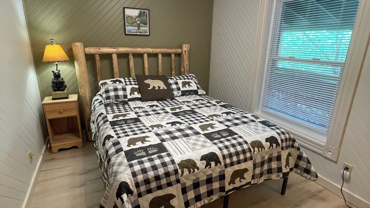 Photo of Bedroom in Inlet