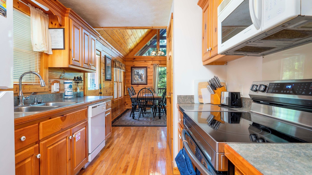 Photo of Kitchen in Black Bear Falls