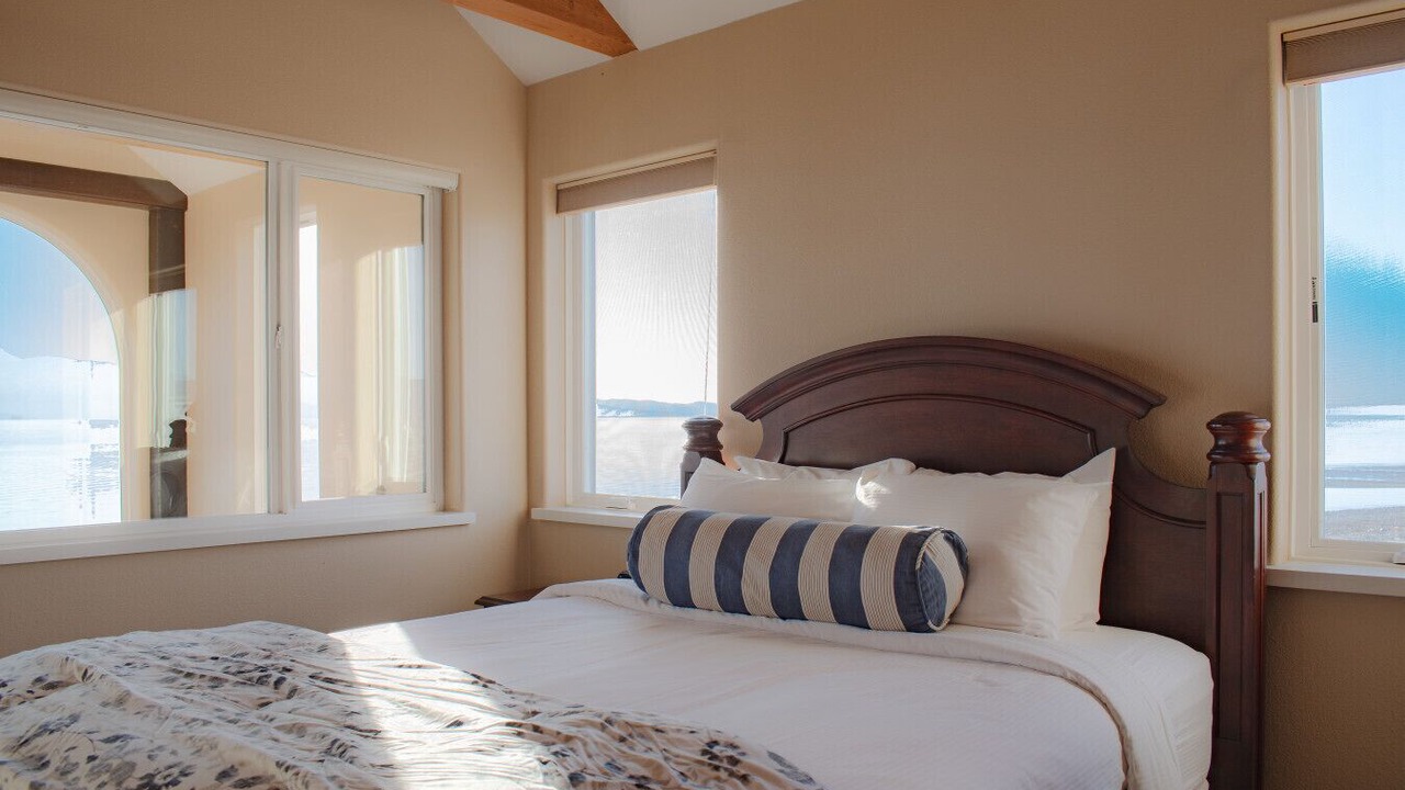 Photo of Bedroom in Homer