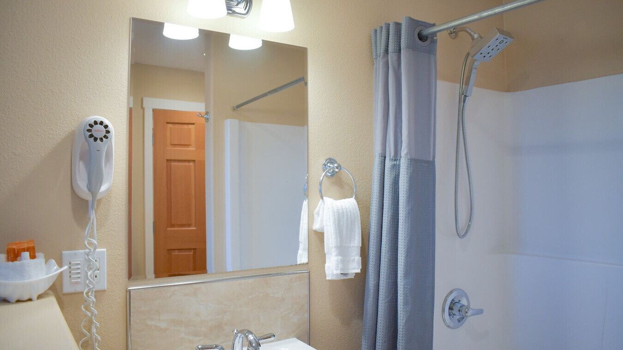 Photo of Bathroom in Homer