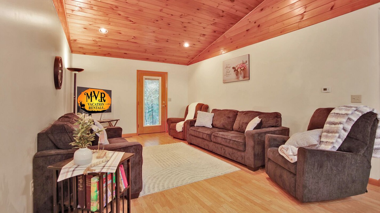 Photo of Bedroom in Mainesburg