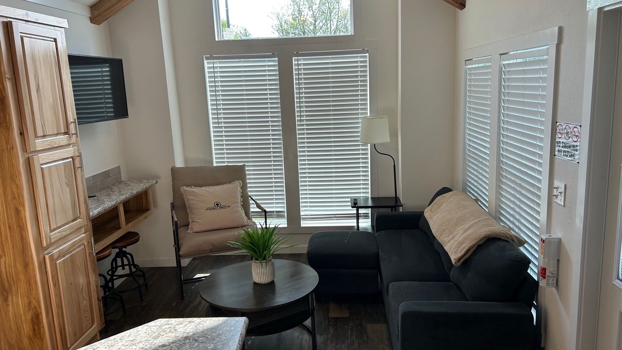 Photo of Livingroom in Honey Grove