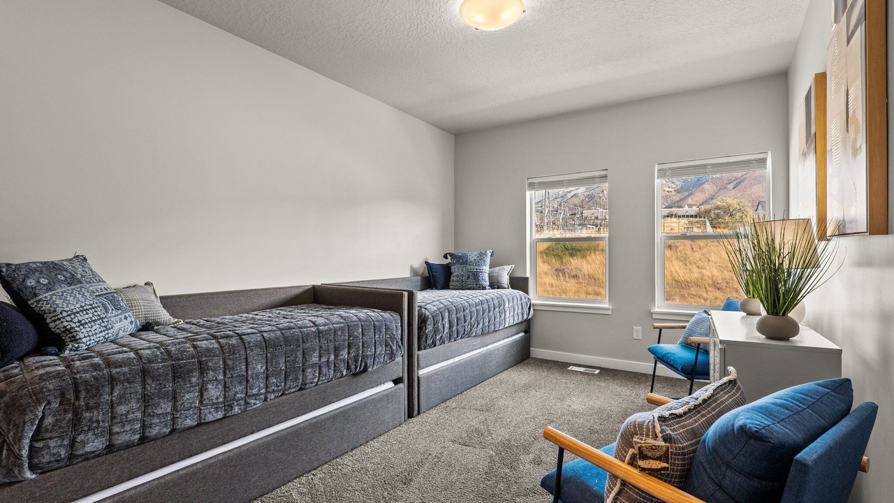 Photo of Livingroom in Draper