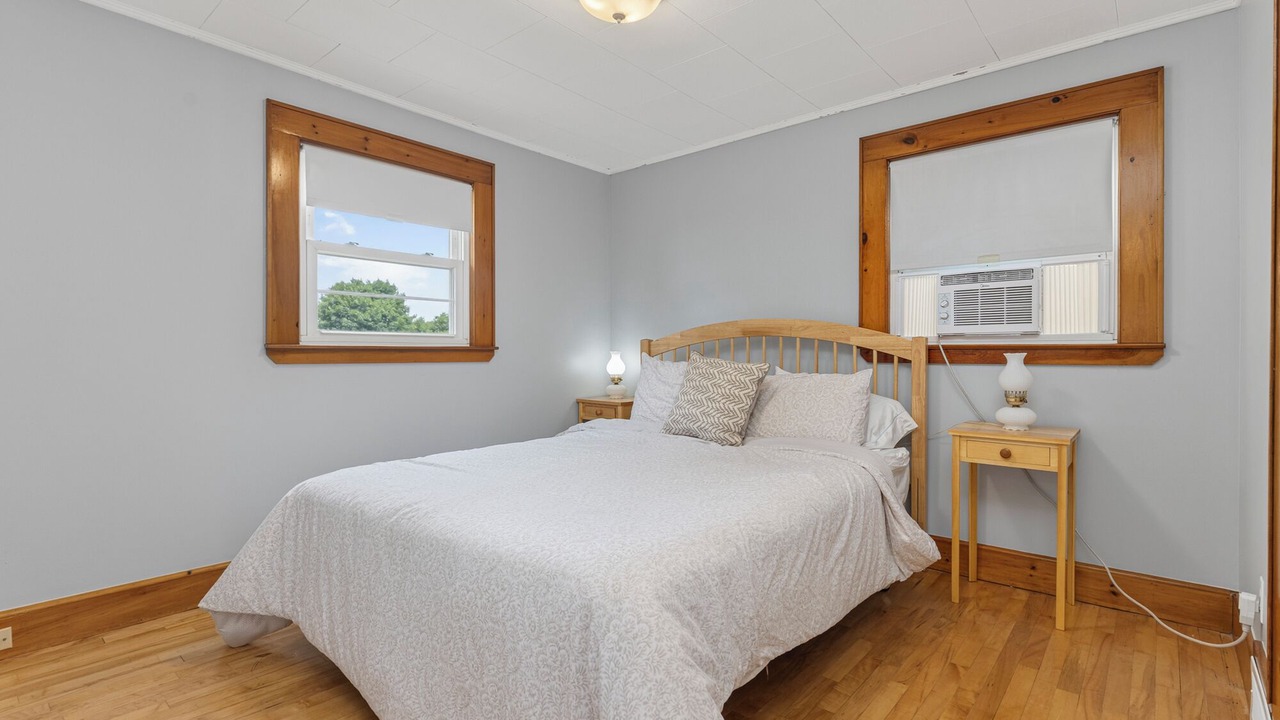 Photo of Bedroom in Pond Cove