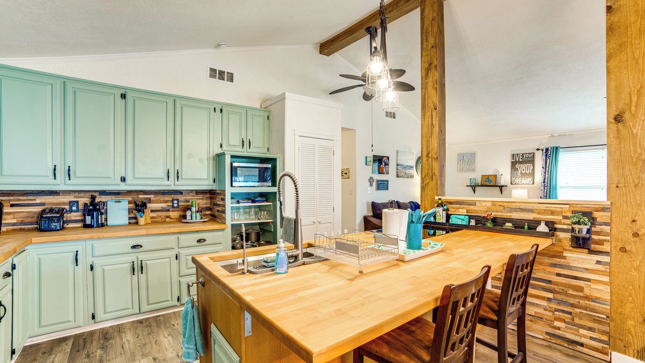 Photo of Kitchen in East Tawakoni