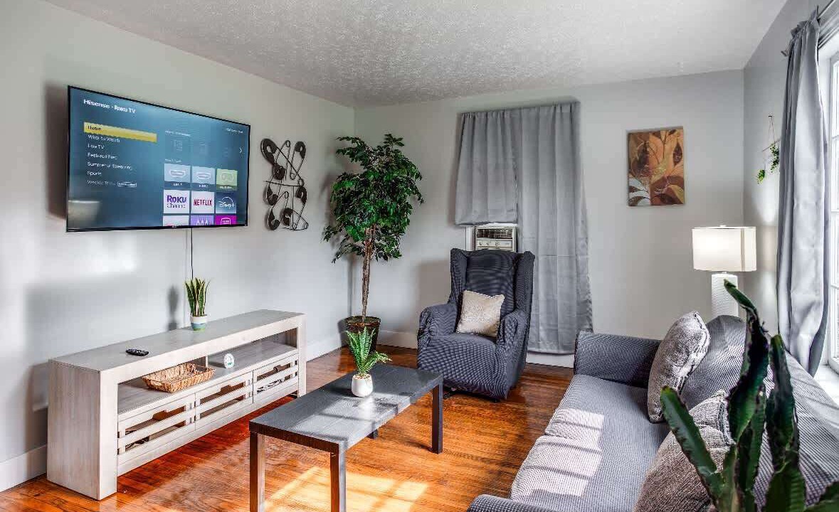 Photo of Livingroom in Gates-North Gates