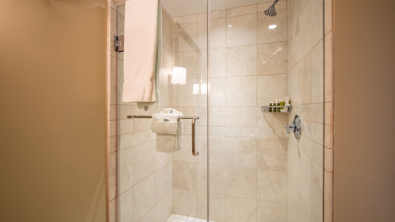 Photo of Bathroom in Honokowai