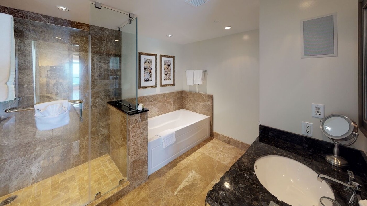 Photo of Bathroom in Honokowai