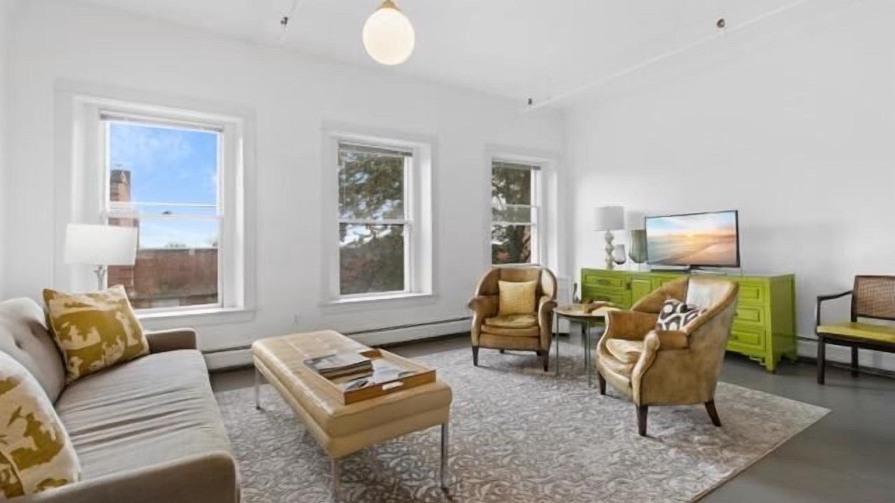 Photo of Livingroom in Rockland