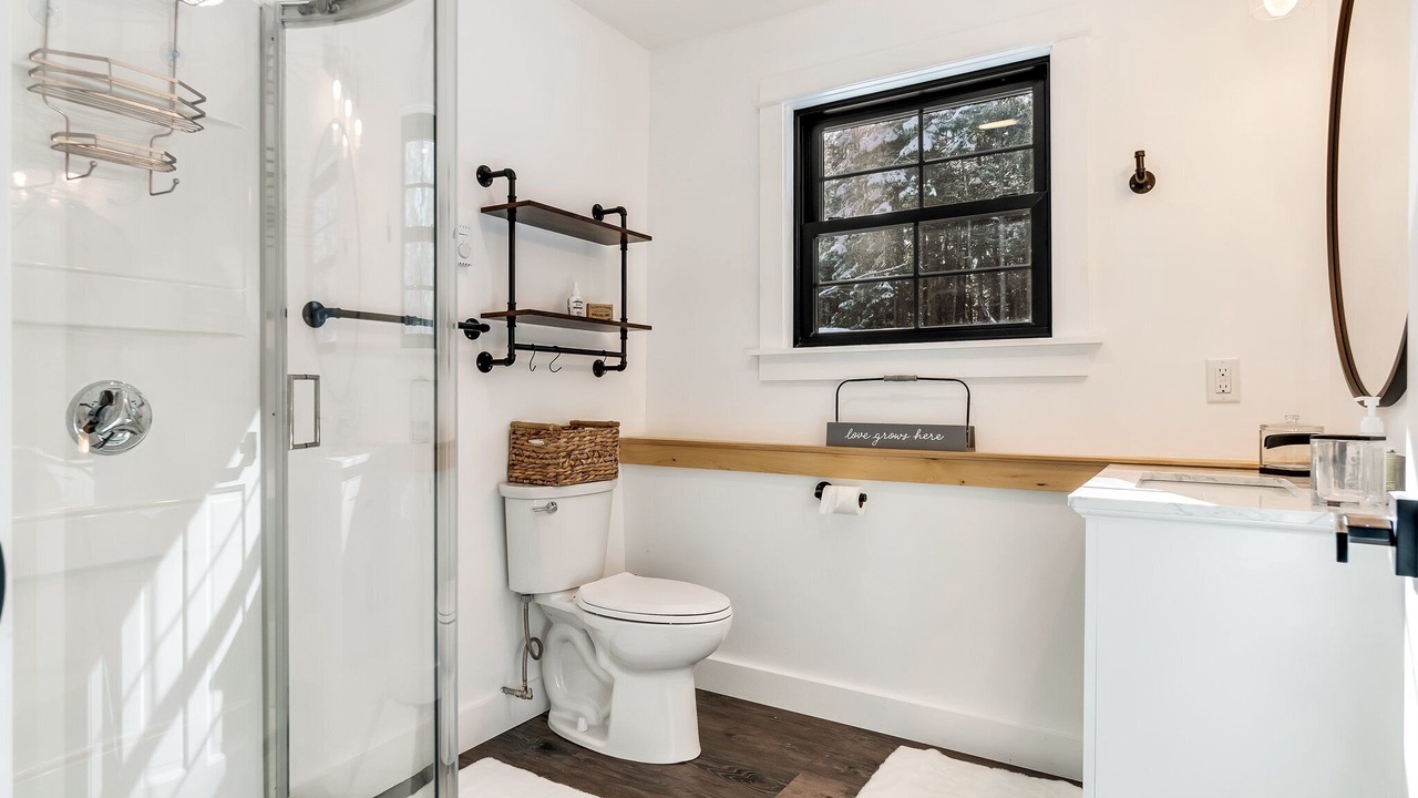 Photo of Bathroom in Glenburn