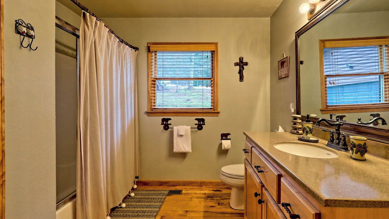 Photo of Bathroom in Hiawassee