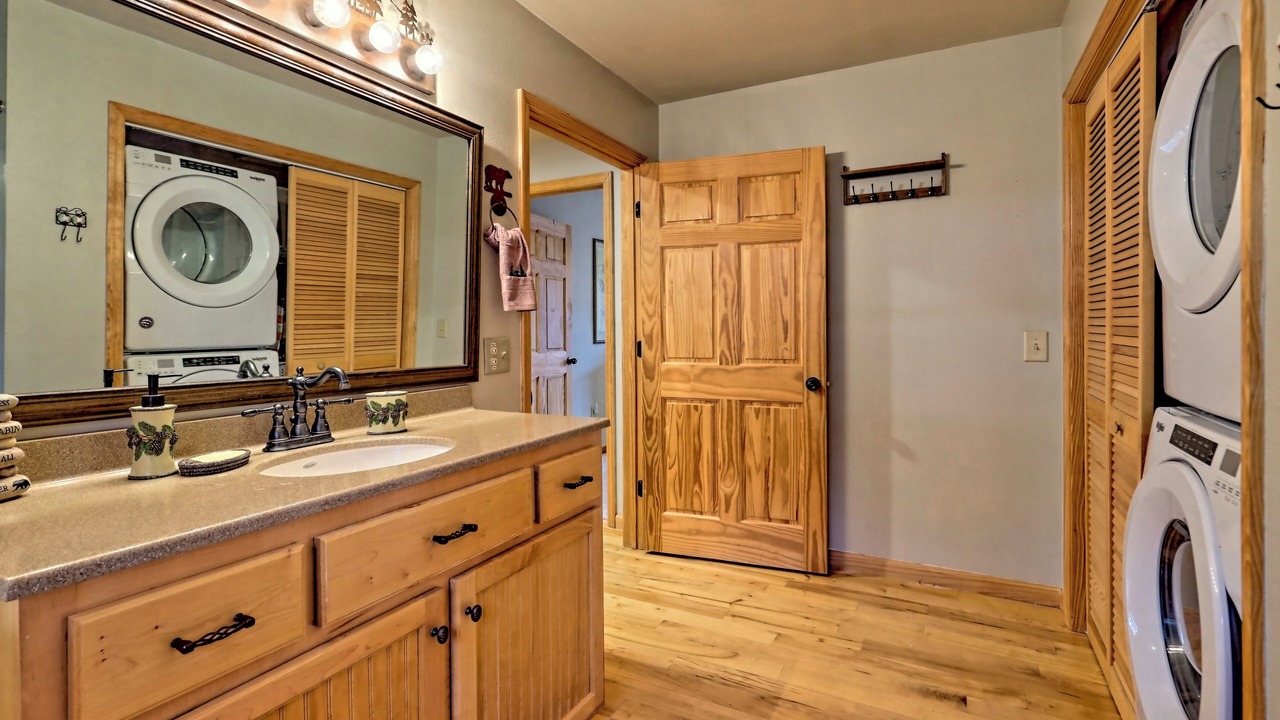 Photo of Bathroom in Hiawassee