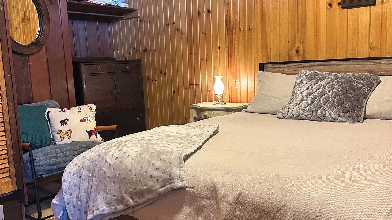 Photo of Bedroom in Pymatuning Central
