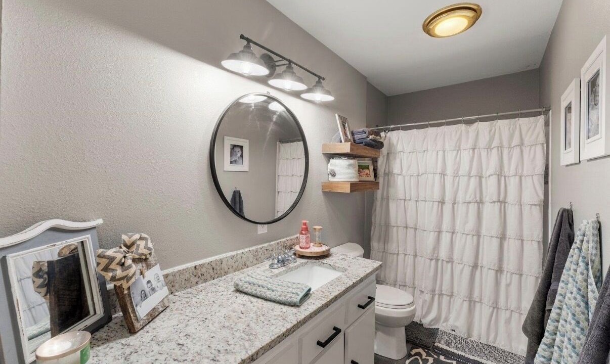 Photo of Bathroom in Gladewater
