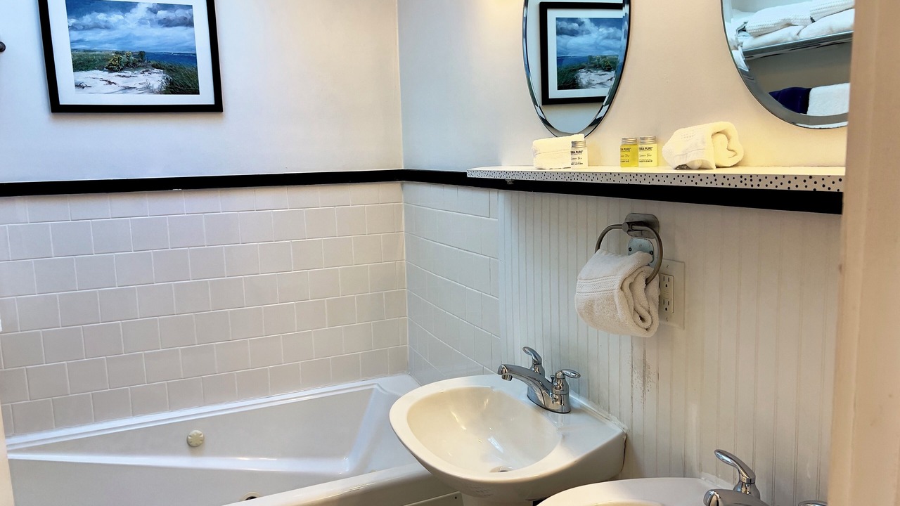 Photo of Bathroom in Ocean Park