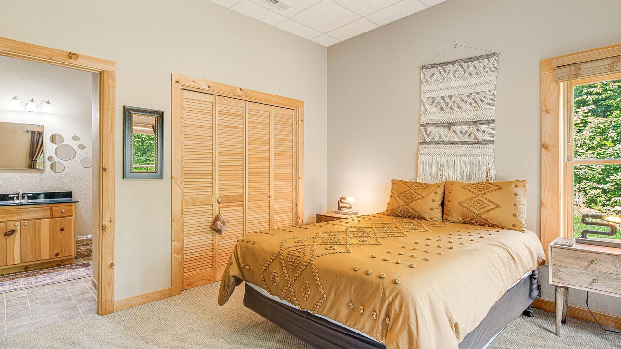 Photo of Bedroom in Lake Lure