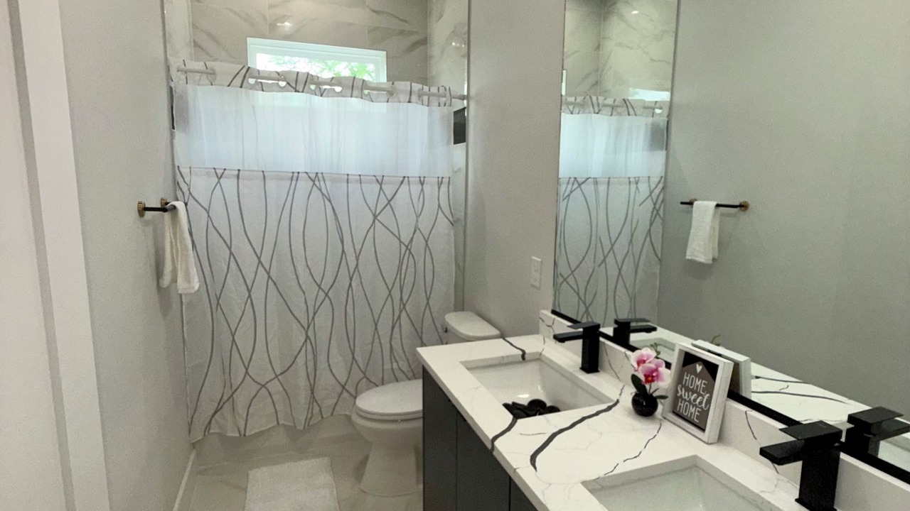 Photo of Bathroom in West Dallas