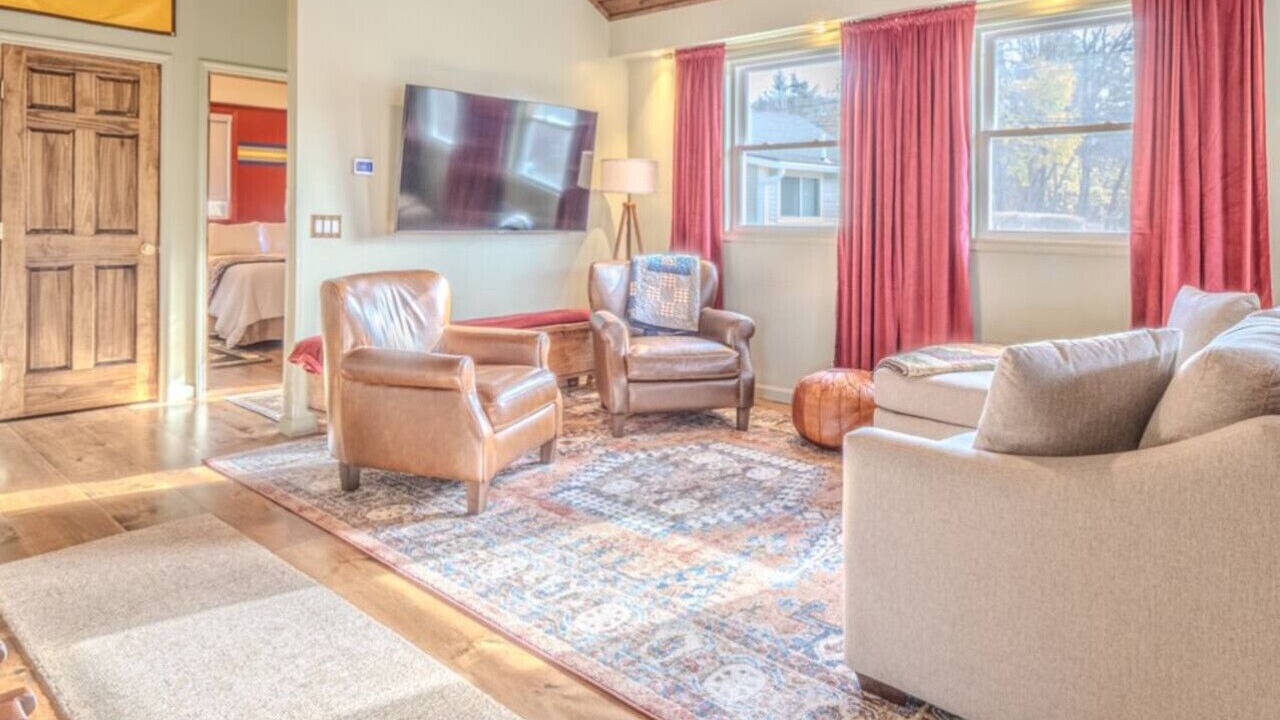 Photo of Livingroom in Lake George
