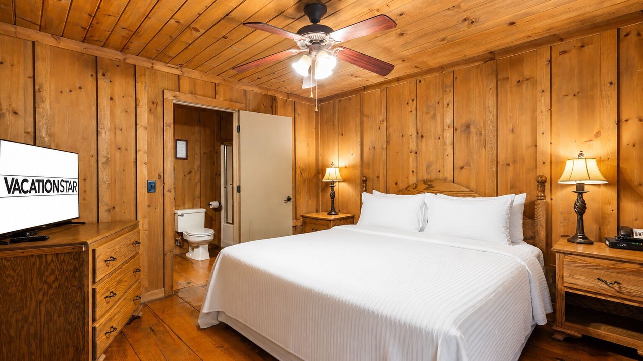 Photo of Bedroom in Branson
