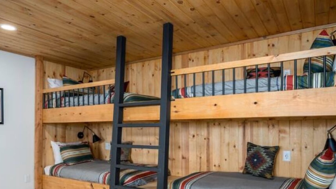 Photo of Bedroom in Raccoon Ridge