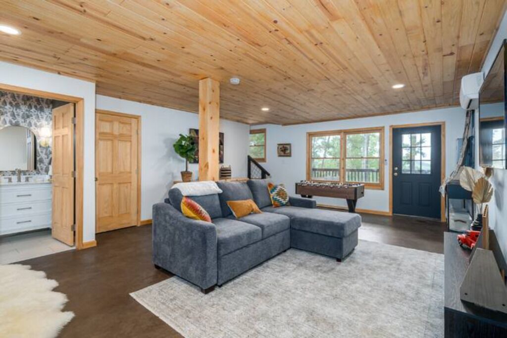 Photo of Livingroom in Raccoon Ridge