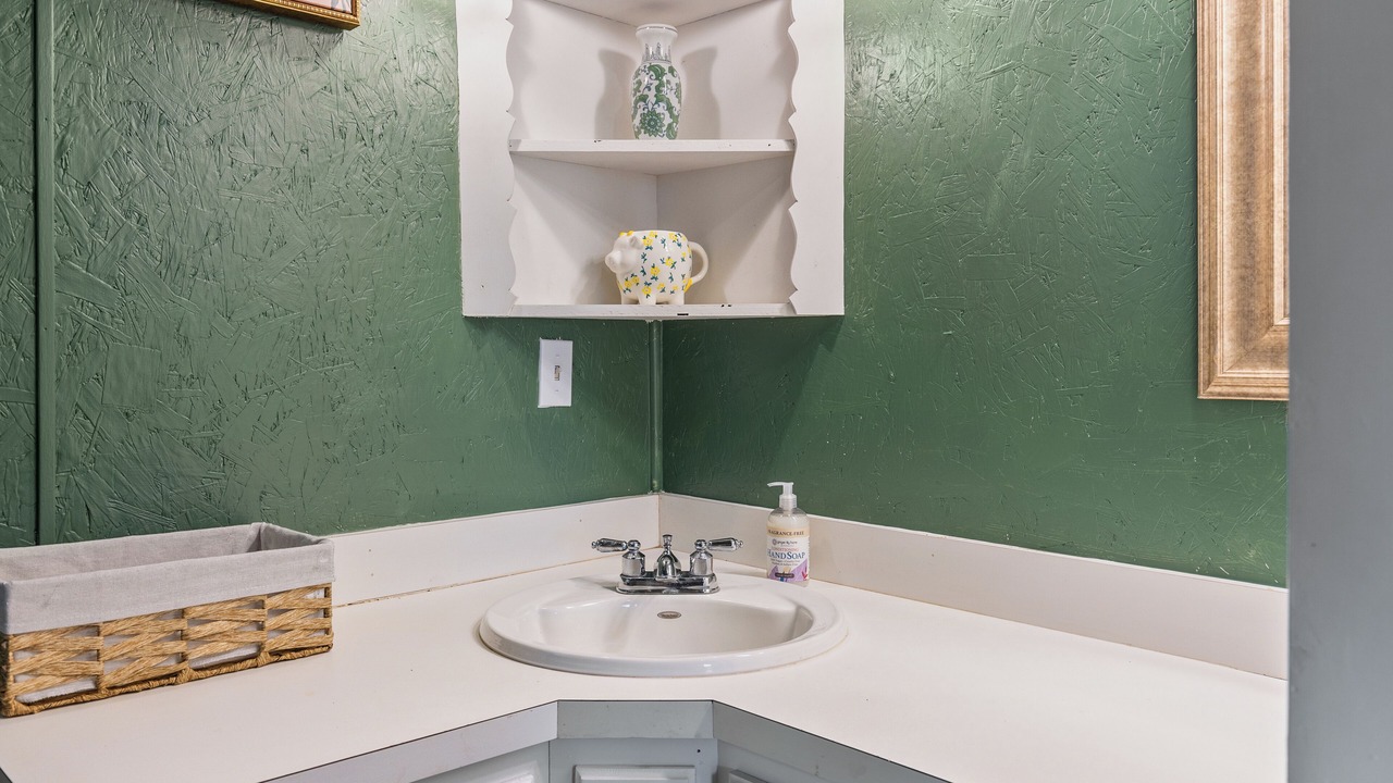 Photo of Bathroom in East Tawakoni