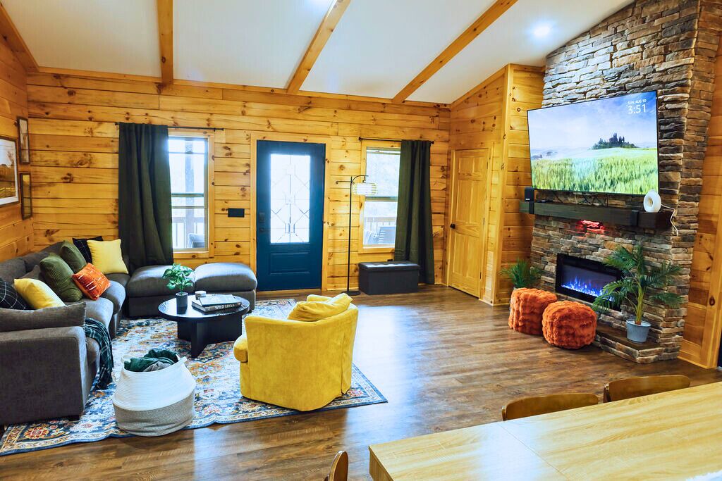 Photo of Livingroom in Dahlonega