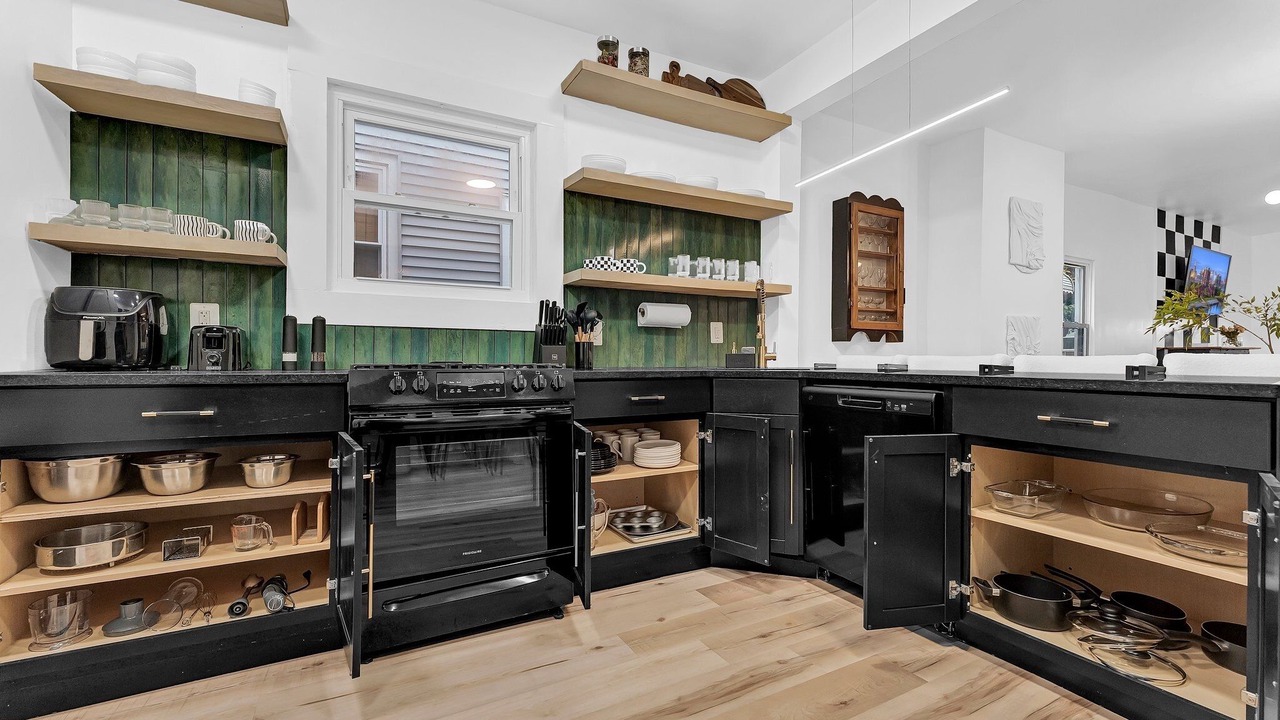 Photo of Kitchen in Front Park