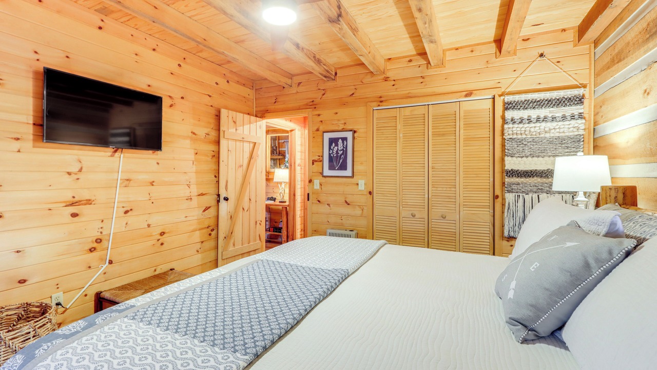 Photo of Bedroom in Dial