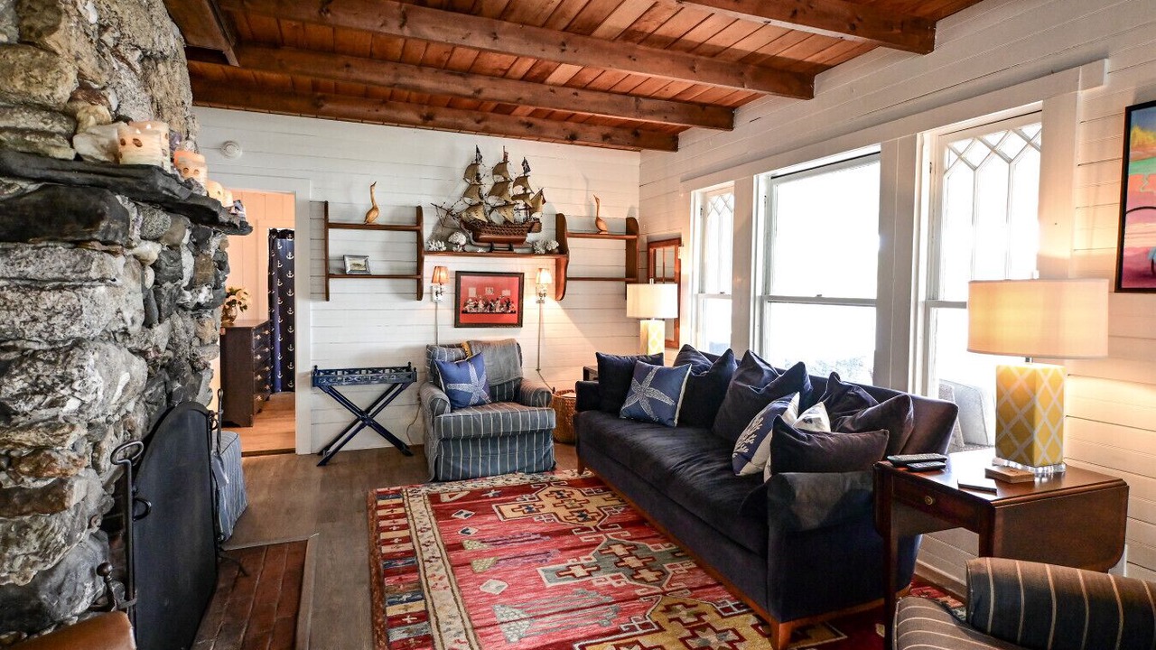 Photo of Livingroom in Bayville