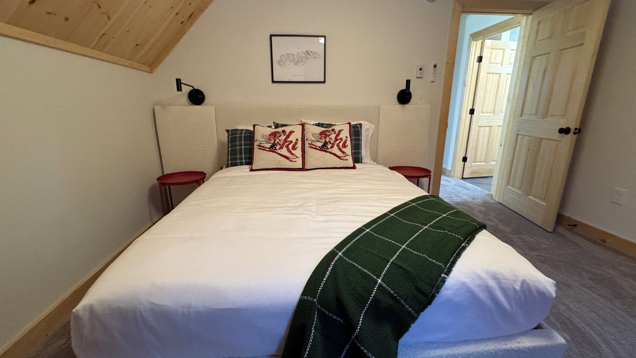 Photo of Bedroom in Bethel