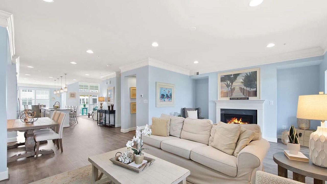 Photo of Livingroom in Bayside