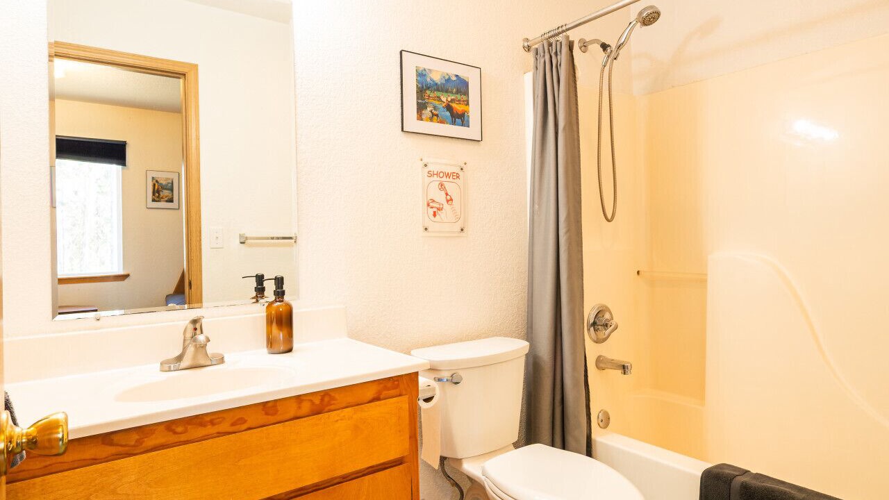 Photo of Bathroom in Kalifornsky
