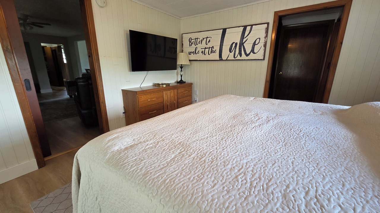 Photo of Bedroom in Hammondsport