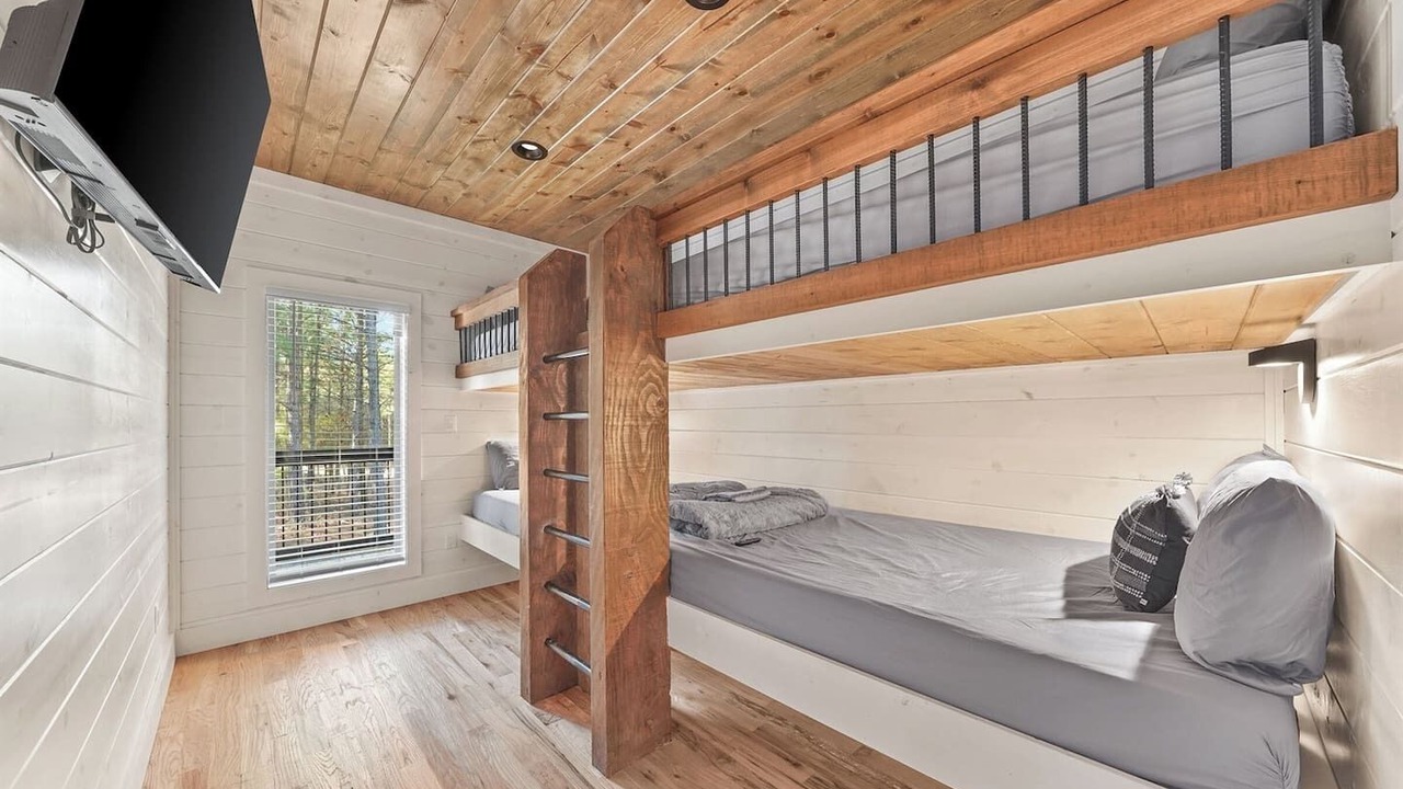 Photo of Bedroom in Hochatown