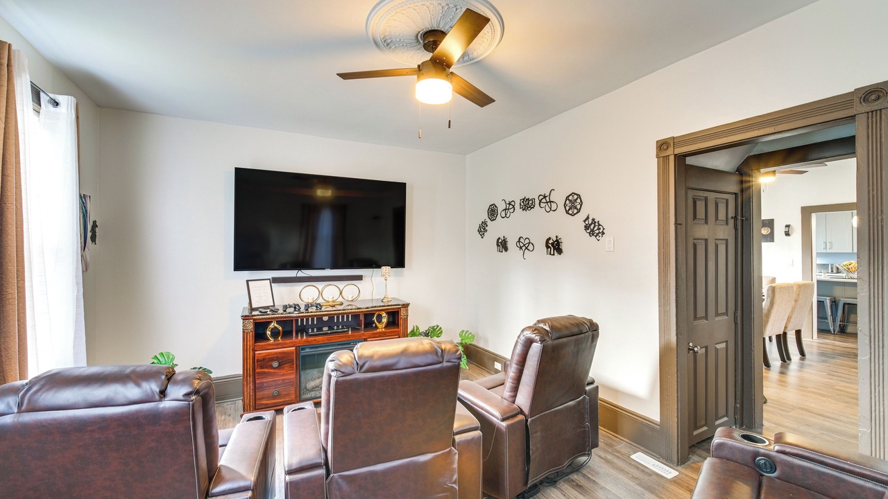 Photo of Livingroom in South Broadway