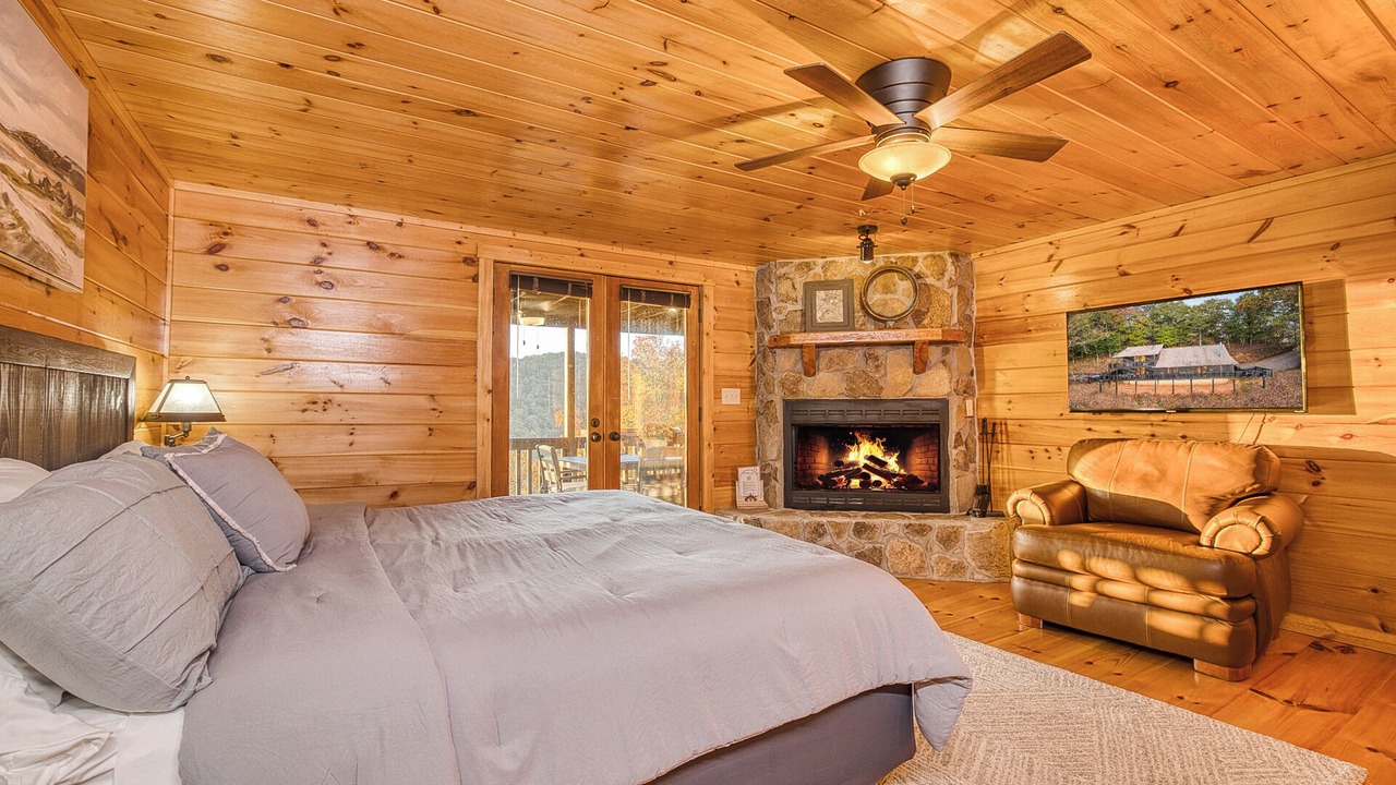 Photo of Bedroom in Cherry Log
