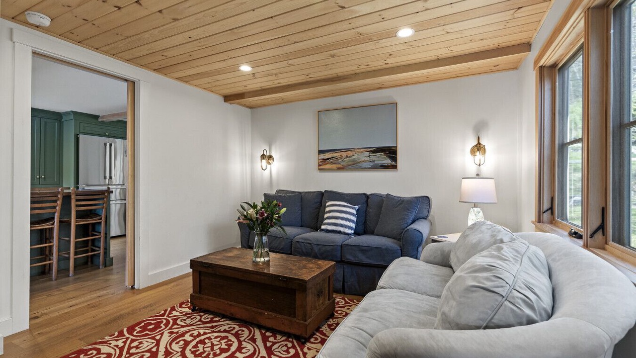Photo of Livingroom in Bayville