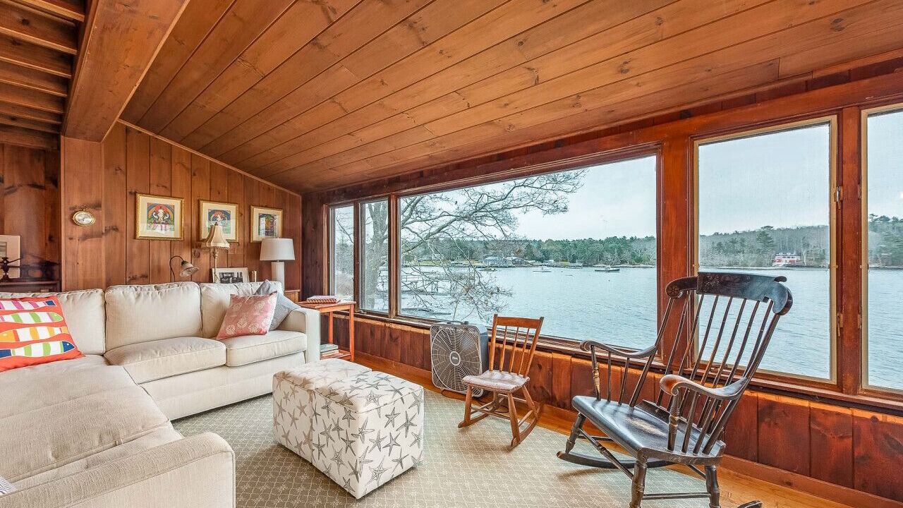 Photo of Livingroom in Bayville
