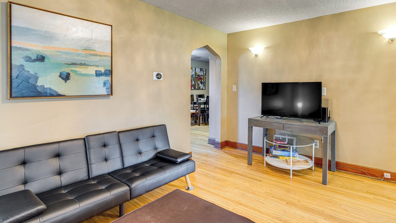 Photo of Livingroom in Cheektowaga