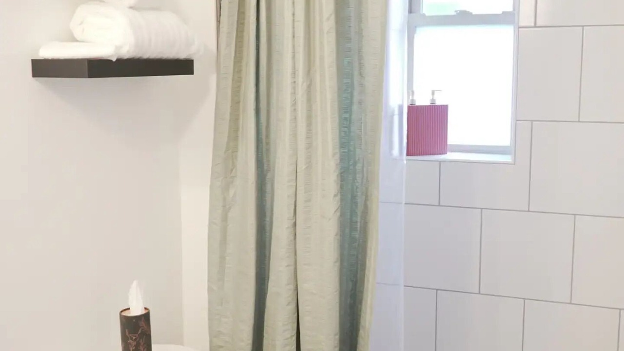 Photo of Bathroom in East Avenue