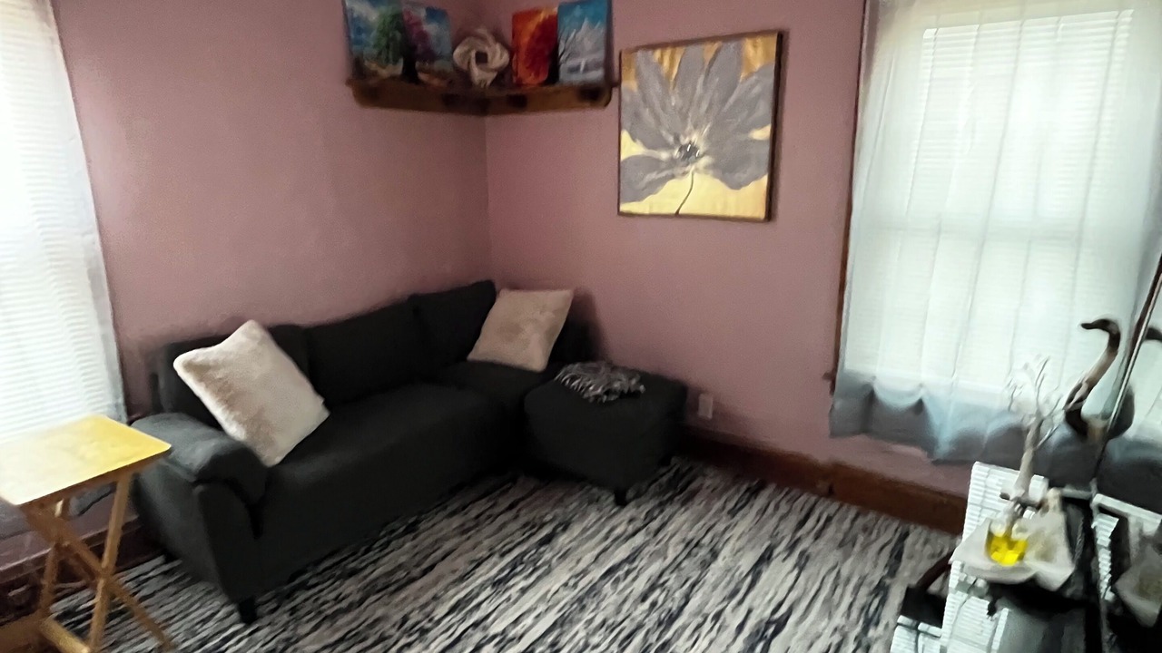 Photo of Livingroom in Niagara Falls