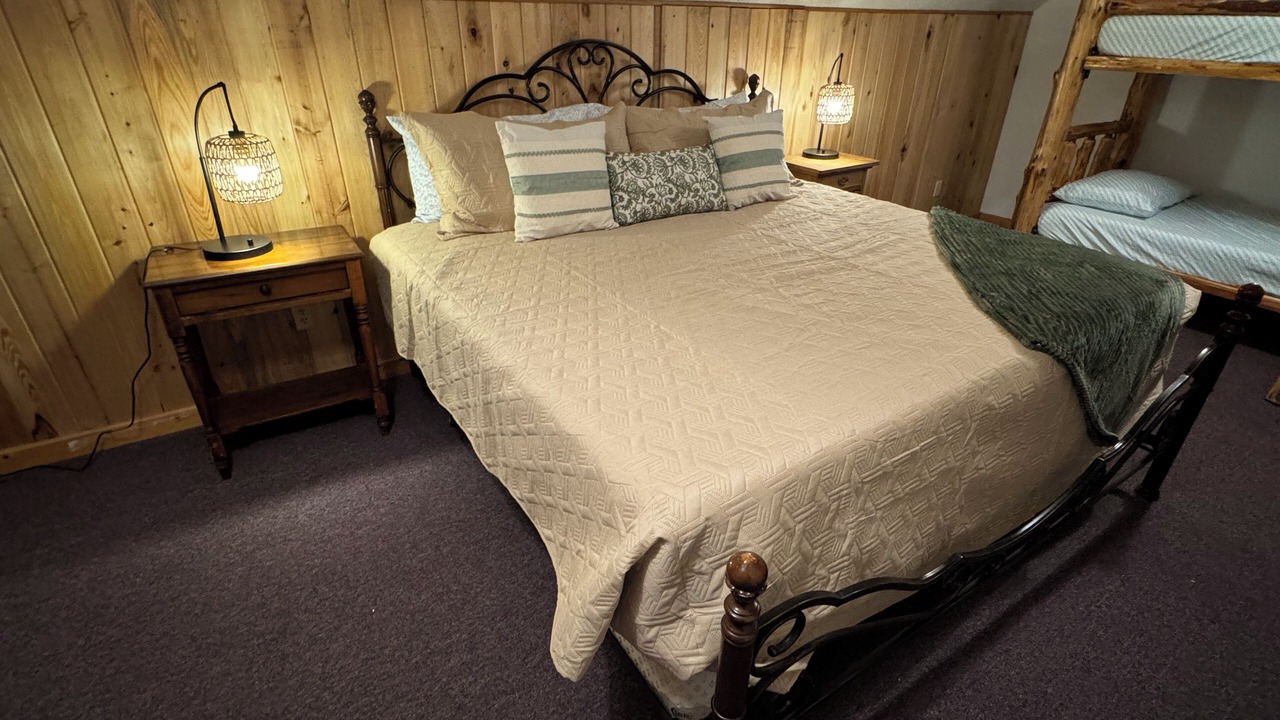 Photo of Bedroom in Mooringsport