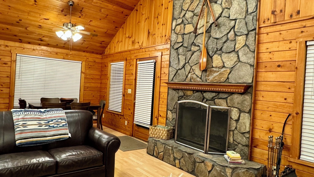 Photo of Livingroom in Mooringsport
