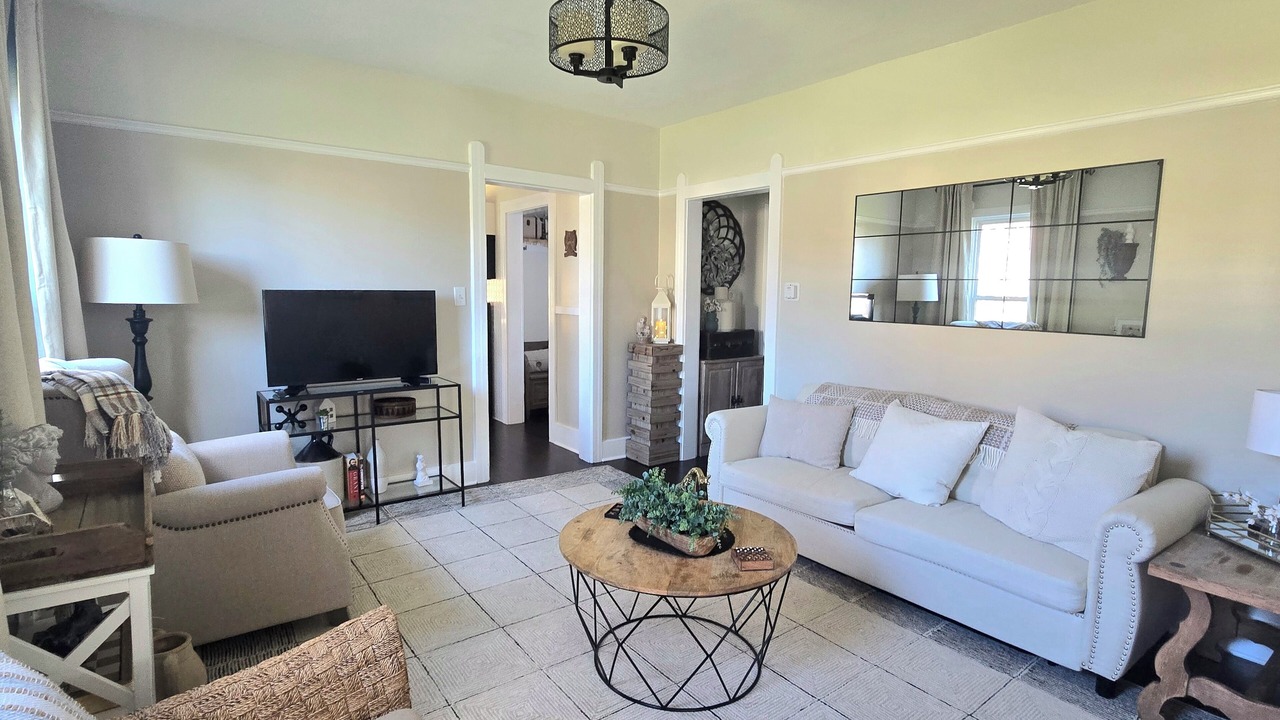 Photo of Livingroom in Mentor