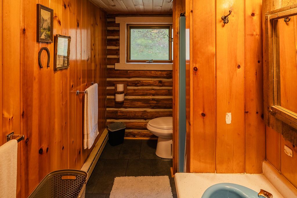 Photo of Bathroom in Ulysses