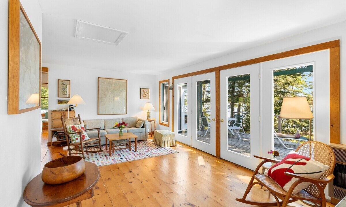 Photo of Livingroom in Waldoboro